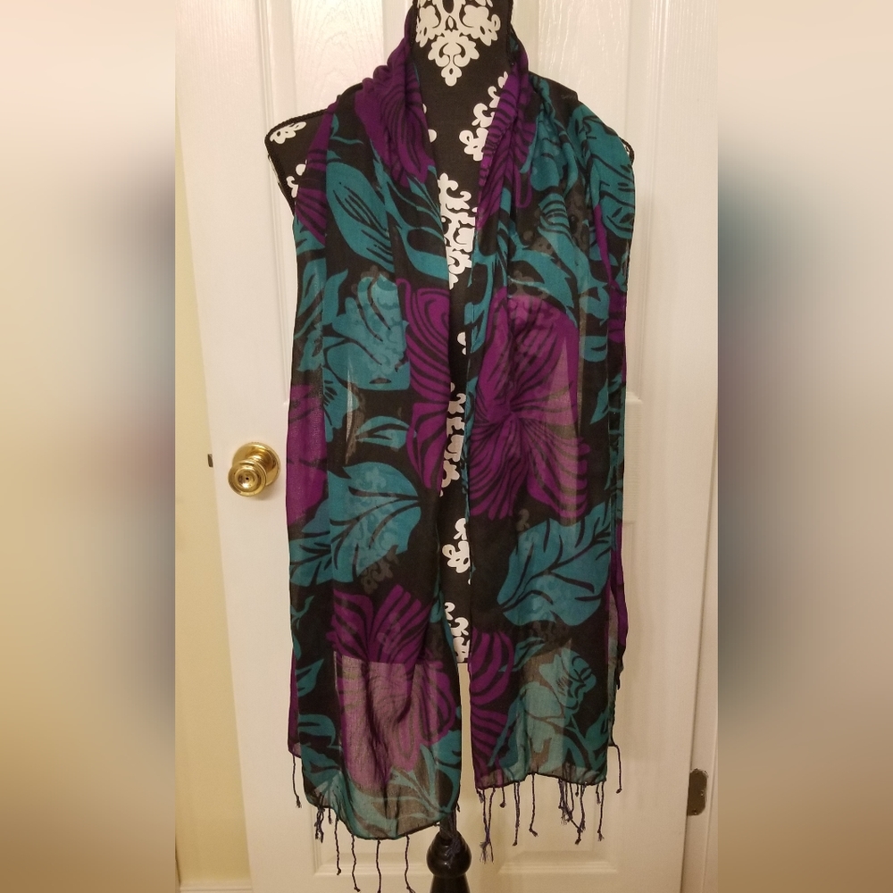 Beautiful Lightweight Scarf